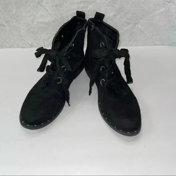 New Edition 7.5 black laced ankle boots - Picture 2 of 8
